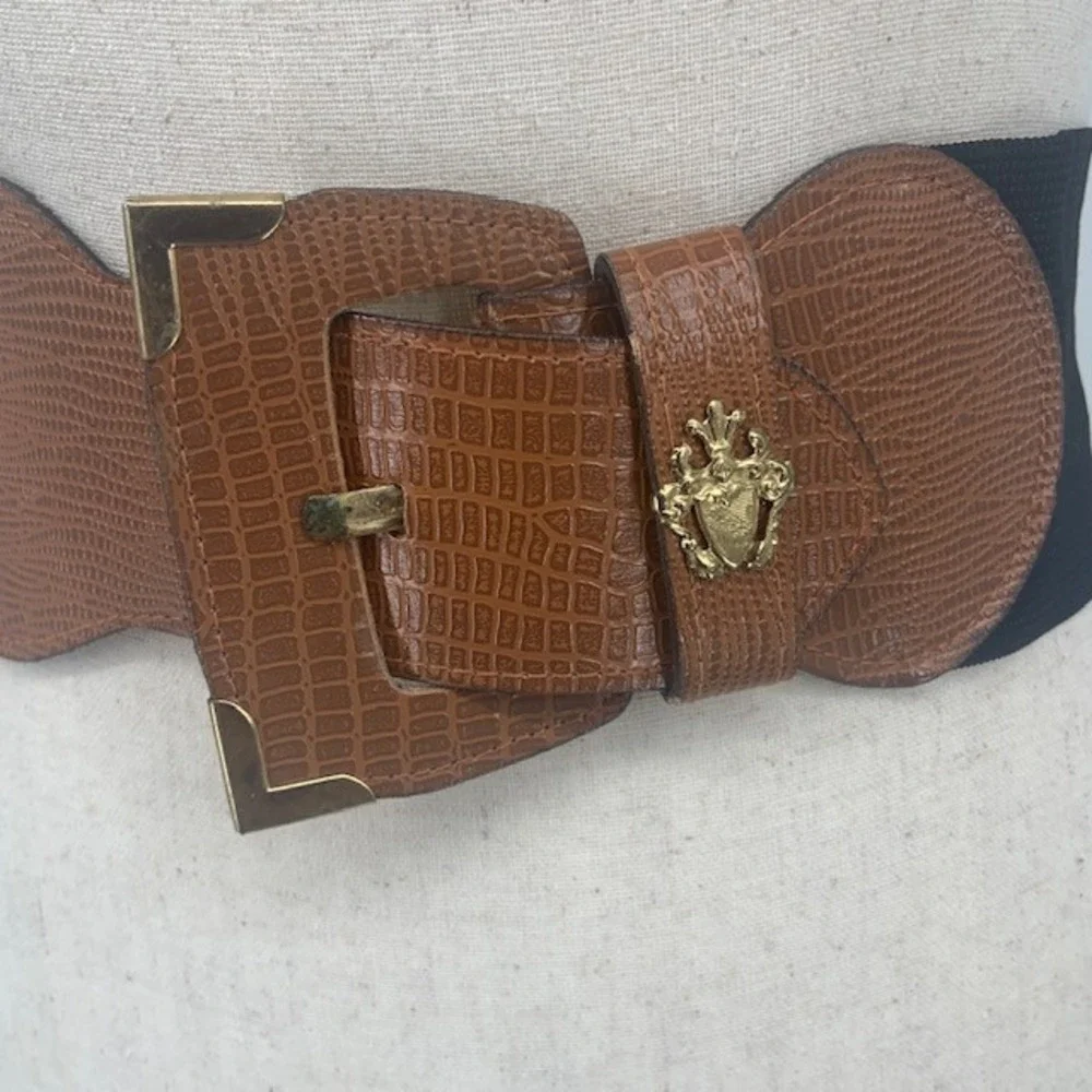 Equestrian Retro Wide Stretch Statement Waist Belt Gold Crest Cinch Brown Black